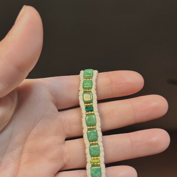 Green Tennis-Style Bracelet with Emerald-Like Gemstones - Picture 7 of 13